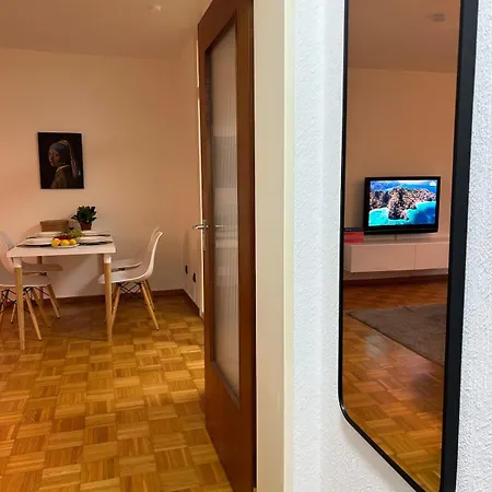 Japandi-style In Mit Stellplatz, Balkon Daire