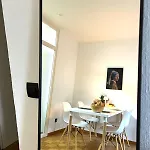 Japandi-style In Mit Stellplatz, Balkon アパート
