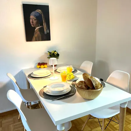 Japandi-style In Mit Stellplatz, Balkon Apartament *