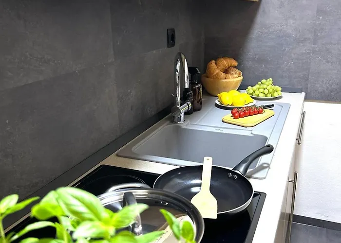 Japandi-style In Mit Stellplatz, Balkon *