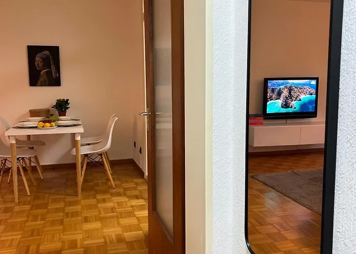 Japandi-style In Mit Stellplatz, Balkon 아파트