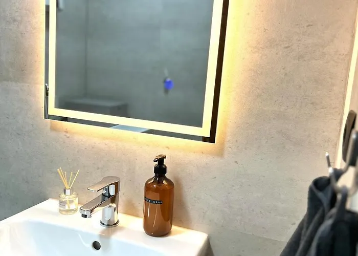 Japandi-style In Mit Stellplatz, Balkon * 도르트문트